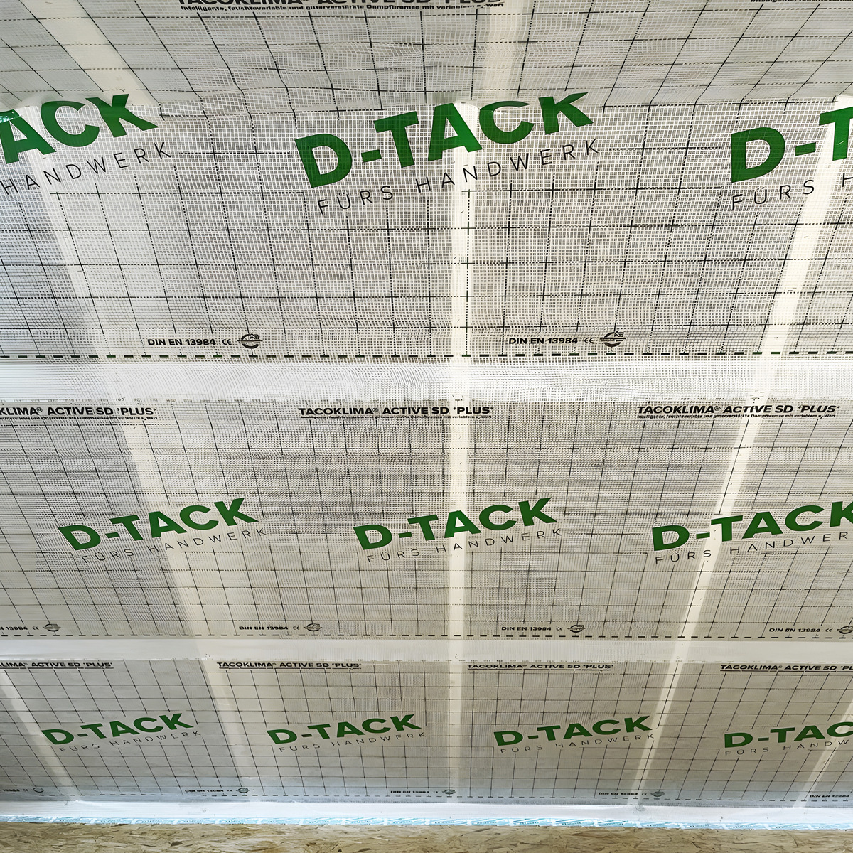 TACOKLIMA® ACTIVE SD <sup>+</sup>PLUS<sup>+</sup> Reißfeste und feuchtevariable Dampfbremse